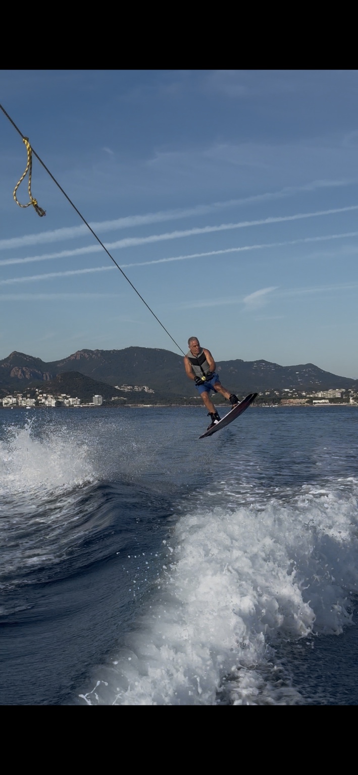 Wakeboard dans la baie de Mandelieu-La Napoule